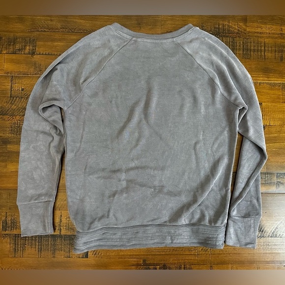 Athleta Serenity Criss Cross Sweatshirt Size Small Gray Pullover Lightweight - Picture 3 of 4